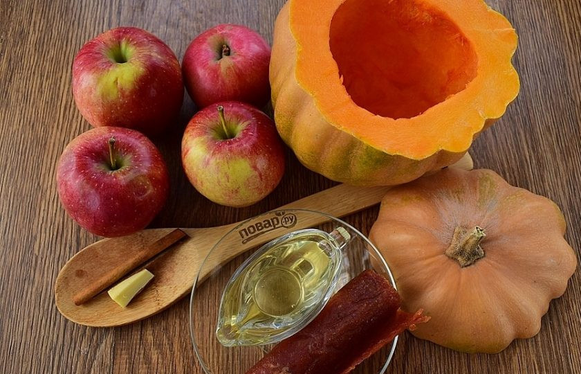 1. Этап. Тыква в духовке целиком с медом: Подготовьте необходимые продукты. Тыкву и яблоки вымойте. С тыквы срежьте верхушку, выньте семена. Кусочек корня имбиря очистите.