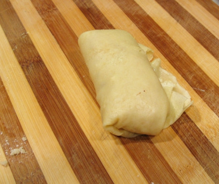 1. Этап. Блины с индейкой: 7. И аккуратно заверните.