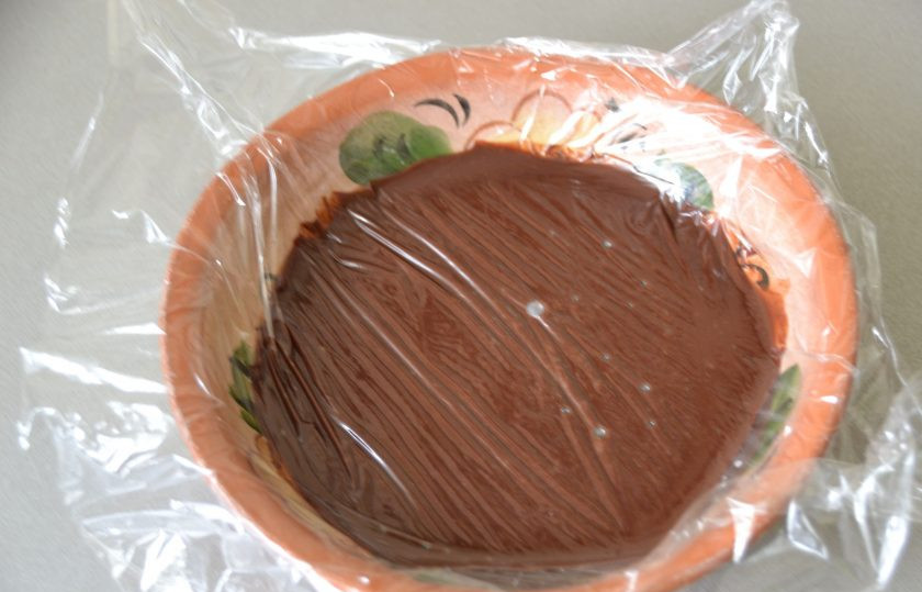 1. Этап. Глазурь для эклеров: Накройте глазурь 