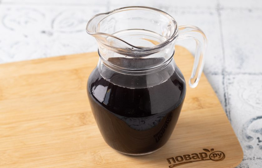 1. Этап. Компот из сушеной черники: Готовый компот можно охладить пару часов в холодильнике по желанию.