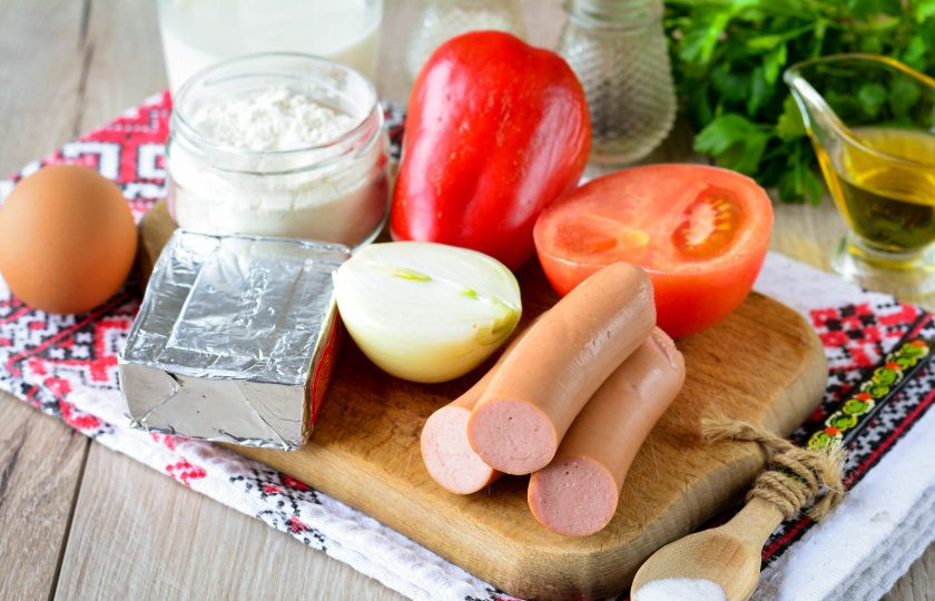 1. Этап. Оладьи-пиццы на молоке: Подготовьте ингредиенты по списку.