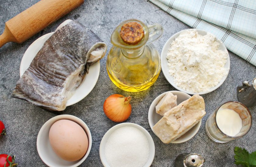 1. Этап. Расстегаи с палтусом: Подготовьте все необходимые ингредиенты для приготовления расстегаев с палтусом.