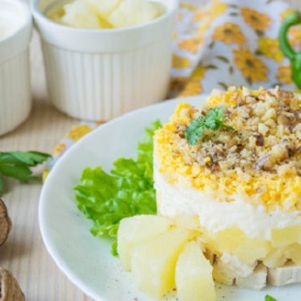 Салат Дамский каприз с курицей