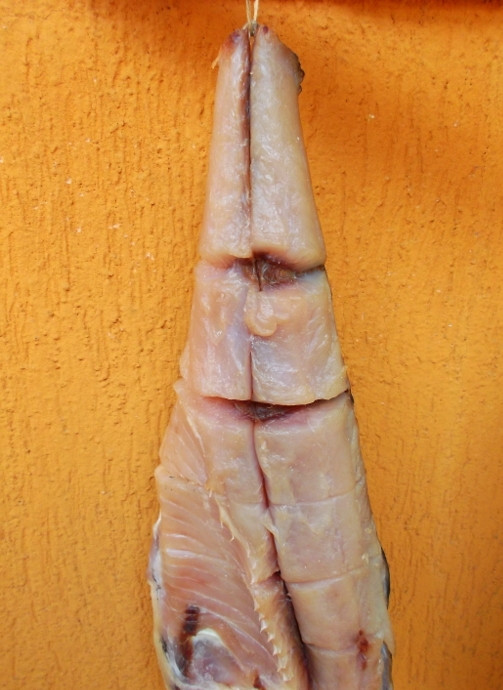 1. Этап. Балык из рыбы: 5. Хорошо вымоченную рыбу подвешиваем и оставляем на 3-5 дней, после чего балык – готов!