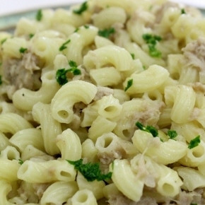 1. Этап. Макароны по-флотски: 8. Украсьте макароны по-флотски измельченной зеленью и подавайте. Приятного аппетита!