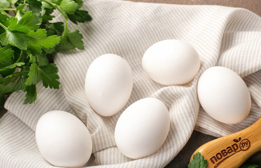 1. Этап. Яйца, запеченные в духовке: Для приготовления нам понадобятся только куриные яйца.