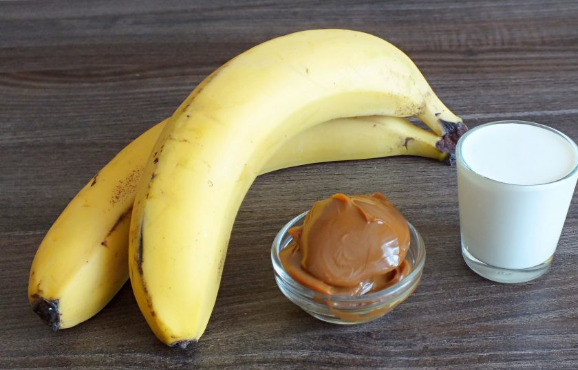 1. Этап. Мороженое из банана и сгущенки: Подготовьте необходимые ингредиенты.
