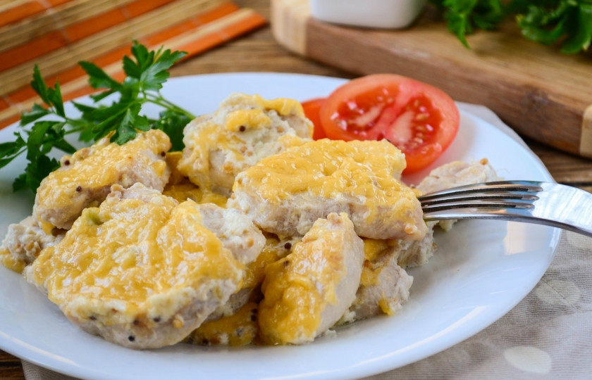 1. Этап. Куриное филе в сливочном соусе: Куриное филе в сливочном соусе готово. Подавайте с любимым гарниром. Приятного аппетита!