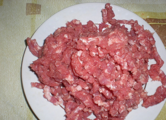 1. Этап. Цветная капуста, тушеная с фаршем: Теперь приступим к приготовлению фарша. Можно купить уже готовый, но я предпочитаю делать его самостоятельно.