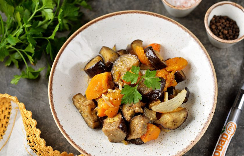 1. Этап. Баклажаны с тыквой в духовке: Готовые овощи можно подавать в качестве гарнира или самостоятельного блюда. Приятного аппетита!