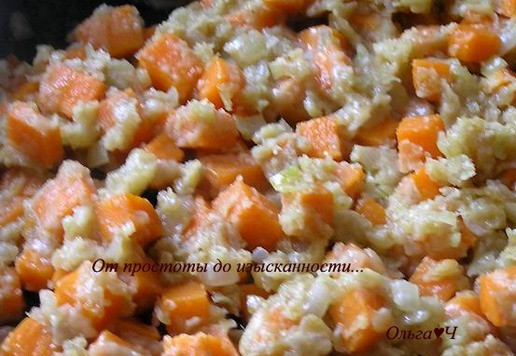 1. Этап. Тыквенный суп с апельсиновым соком: Быстро перемешайте, чтобы не образовалось комочков.