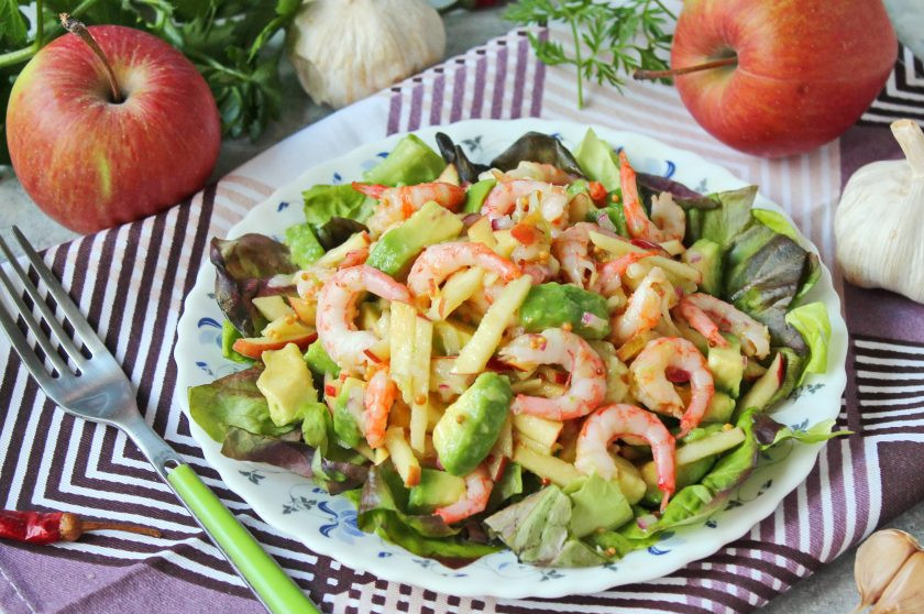 1. Этап. Салат с креветками и авокадо и яблоком: Приятного аппетита!