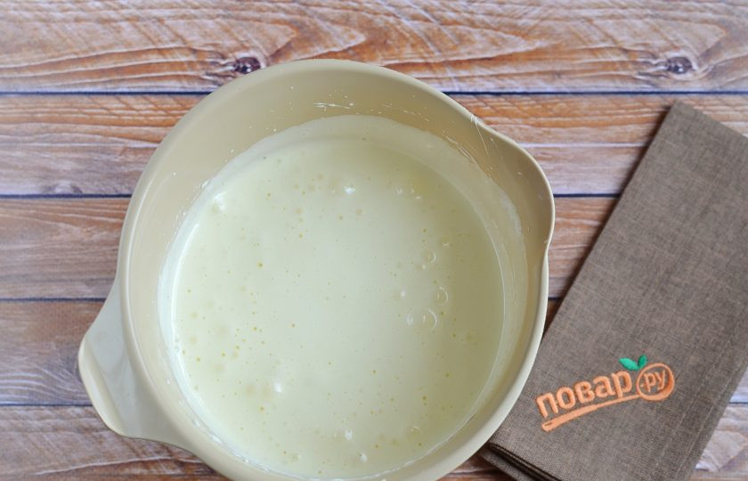 1. Этап. Манник на простокваше: 3. Результат взбивания – на фото, масса должна посветлеть и увеличиться в объеме.