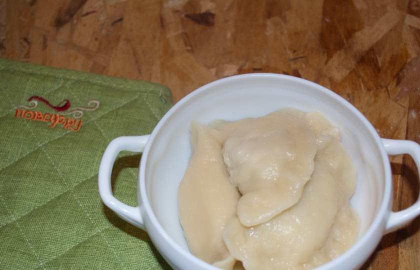 1. Этап. Шуруборки: Отварите шуруборки в кипящей соленой воде. Извлеките их из воды и поместите в посудину, в которой будете запекать. Я запекаю шуруборки порционно.