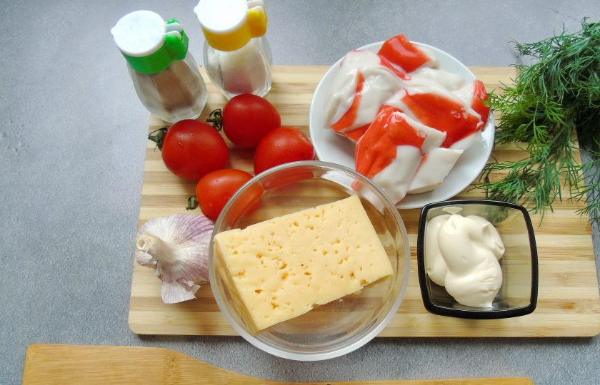 1. Этап. Салат Эдем: Возьмите ингредиенты для приготовления салата.