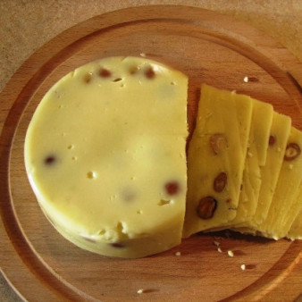 Рецепт домашнего сыра из молока и творога