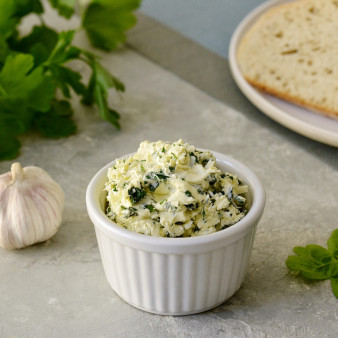 Масло с петрушкой и чесноком