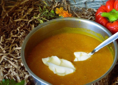 1. Этап. Тыквенный крем-суп с фрикадельками: Добавить сливочный сыр, перемешать дать прокипеть пару минут. Посолить по вкусу.