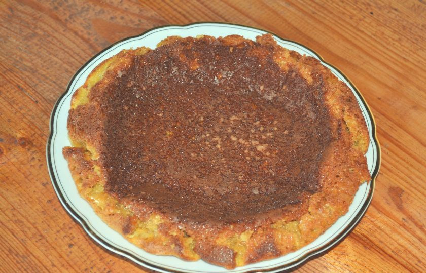 1. Этап. Торт Северный: Выпекайте корж в духовке при температуре 180 градусов около 35 минут. Важно, чтобы верх перестал 