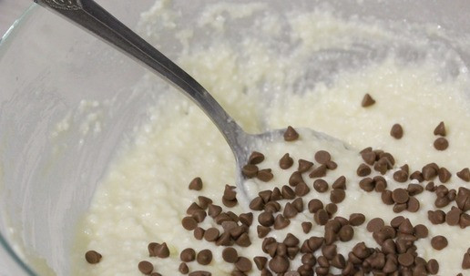 1. Этап. Творожные вафли: Я в этот раз добавила к нему ещё немного шоколадных капель, но это по желанию, так что в ингредиентах шоколад не указываю.