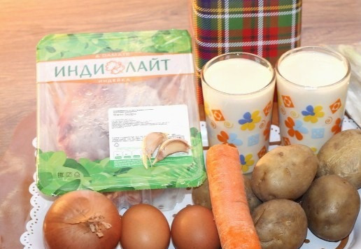 1. Этап. Блинные конвертики с индейкой и картофелем: 1. Подготовим продукты по списку.
