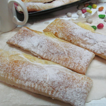 Слойки с заварным кремом