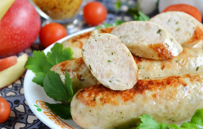 1. Этап. Французские колбаски Буден Бланк: 12. Подавайте с фруктами, овощами и шампанским!