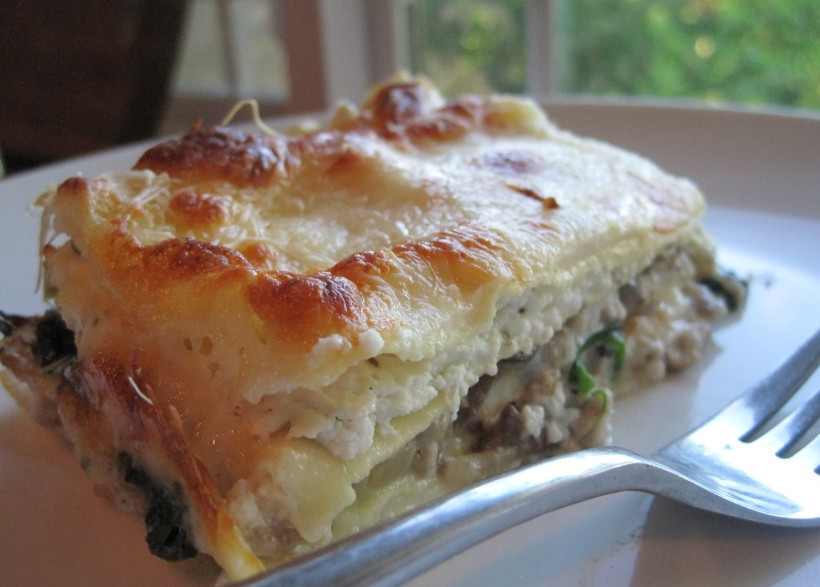 1. Этап. Лазанья из фарша: 4. При температуре в 190 градусов я запекала лазанью примерно 20-25 минут. Желаю удачи!