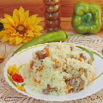 Рис с куриными желудками