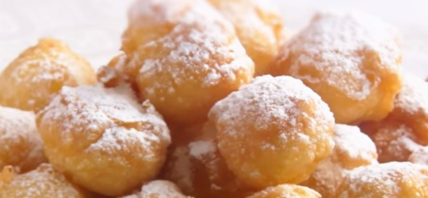 1. Этап. Пончики заварные по-французски: 4. Обжарьте пончики до золотистого цвета, выложите их на бумажное полотенце и дайте им остыть. Украсьте сахарной пудрой или шоколадом. Приятного аппетита!