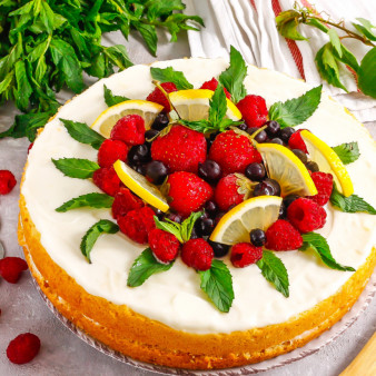 Лимонно-ягодный торт
