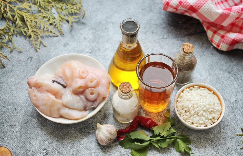 1. Этап. Ризотто с осьминогом: Подготовьте все необходимые ингредиенты для приготовления ризотто с осьминогом.