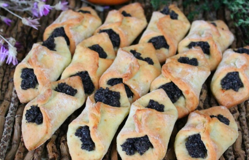 1. Этап. Творожное печенье с маком: Готовое печенье остужаем и подаем к чаю.