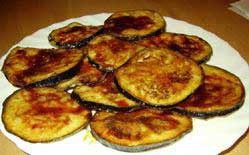 1. Stage. Eggplant Salad: Fry eggplant in vegetable oil until golden brown.