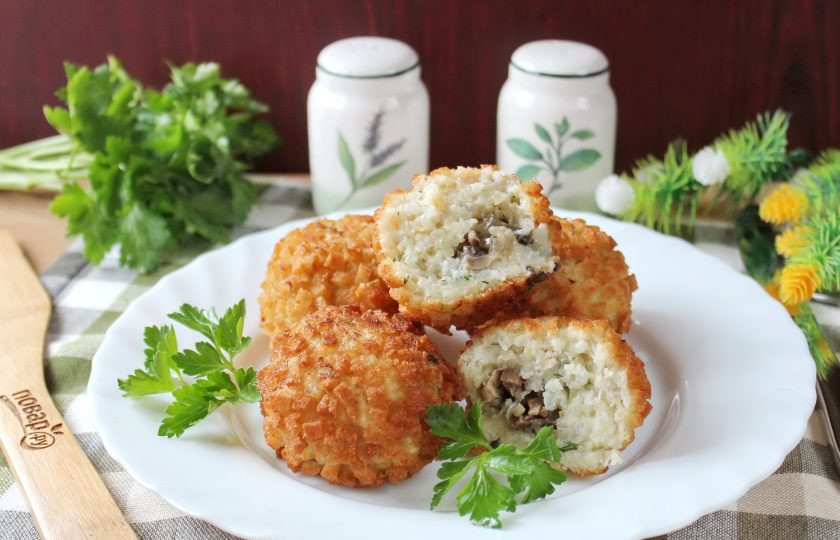 1. Этап. Рыбные котлеты Каштаны: Подавайте к столу с отварным рисом, картофельным пюре, овощами, соленьями.