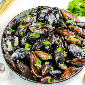 Мидии в белом соусе