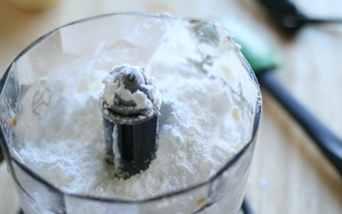 1. Этап. Крем для булочек Синнабон: 6. И после добавьте сахарную пудру.