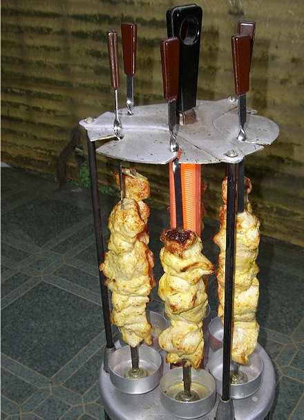 1. Этап. Шашлык с лимоном: Шашлык жарить на мангале.