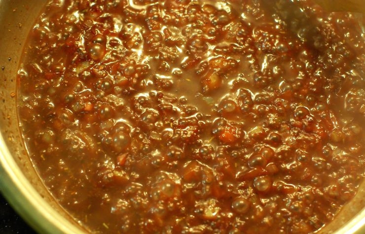 1. Этап. Корейка запеченная: Должно выкипеть половина жидкости. Получается красивый загустевший соус.