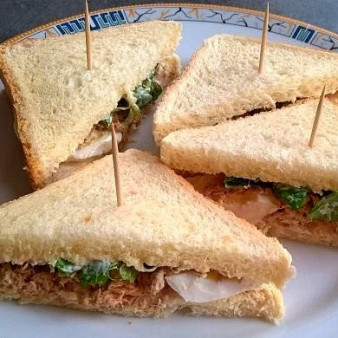 Бутерброды с рыбными консервами