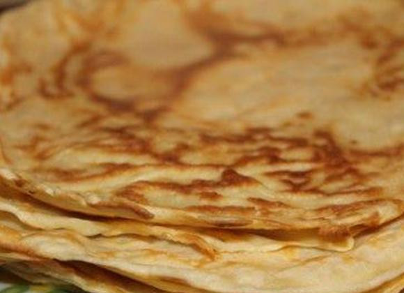 1. Этап. Блинчики с мясом и яйцом: Жарим блины, даем немного остыть.