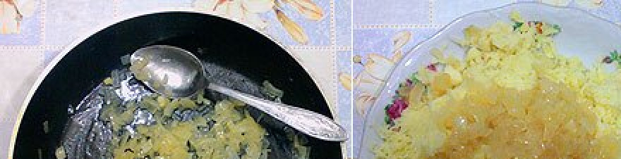 1. Этап. Картофельные зразы с сосиской: Измельчаем лук и обжариваем его на растительном масле до прозрачности, затем смешиваем его с картофелем.