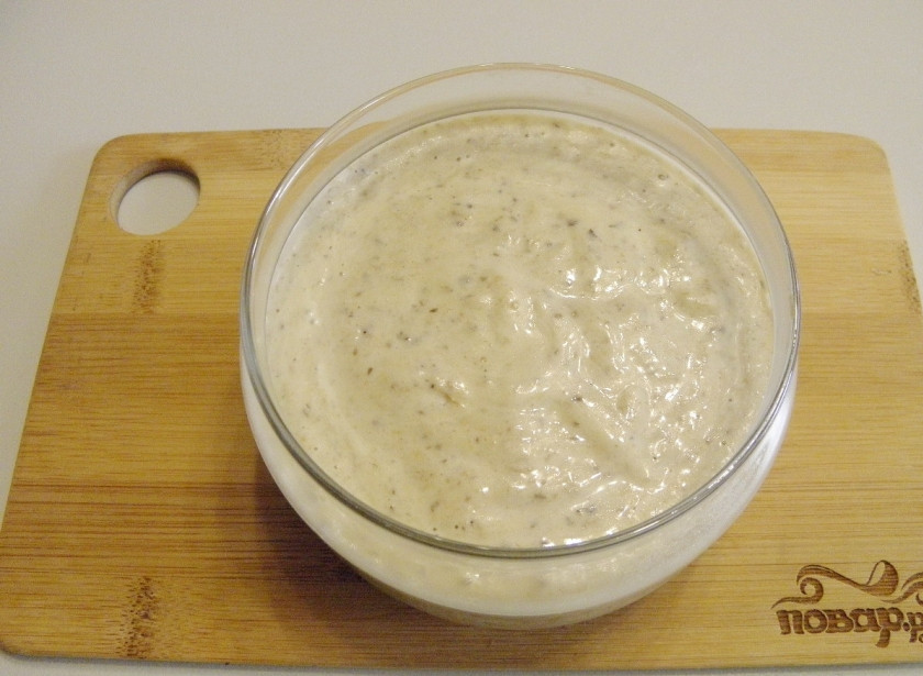 1. Этап. Котлеты под грибным соусом: С помощь погружного блендера измельчите массу до состояния крема. Грибной соус готов!