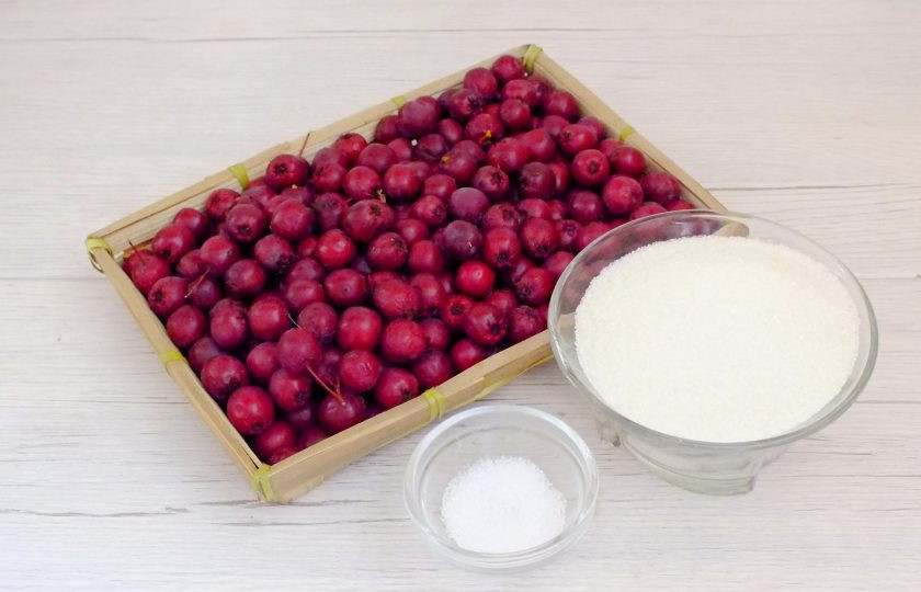 1. Этап. Морс из боярышника: Подготовьте необходимые ингредиенты.