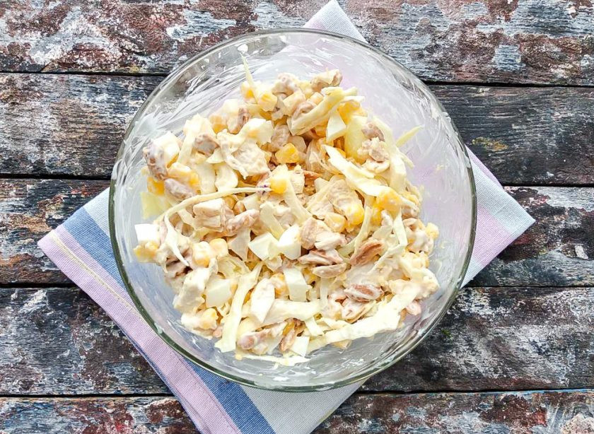 1. Этап. Салат с курицей и арахисом: Хорошо все перемешайте. Салат готов. Приятного аппетита!