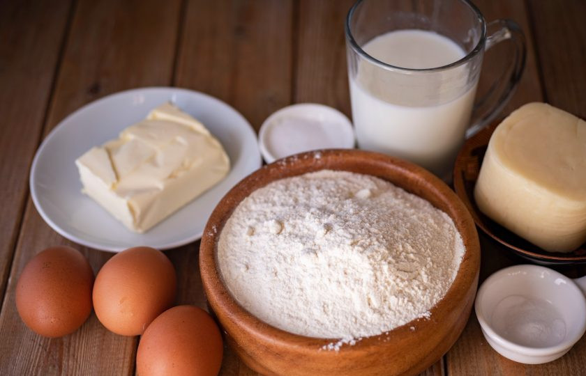 1. Этап. Хачапури по-аджарски на кефире: Все ингредиенты выложите на стол перед началом приготовления.