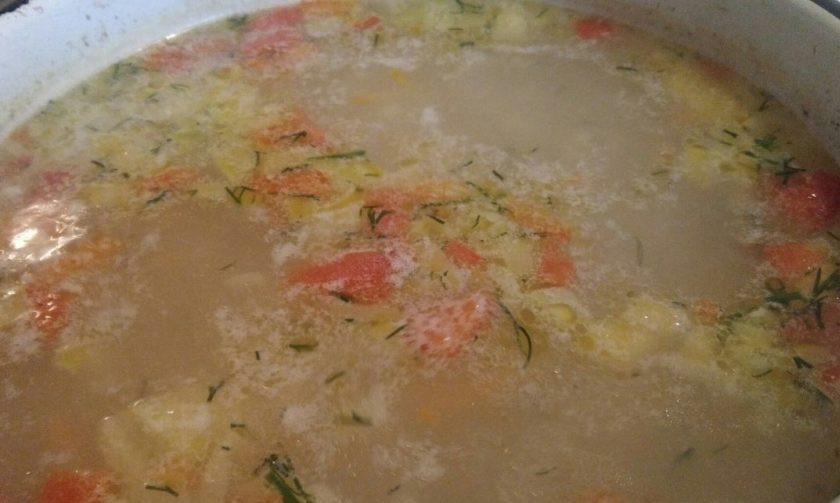 1. Этап. Суп с куриными желудками и пшеном: 8. Зелень добавляйте в самый последний момент, проварите минуту и снимайте суп с огня.