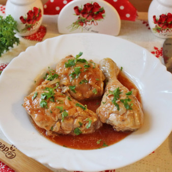 Курица в красном соусе