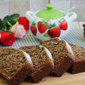 Кекс с грецкими орехами и корицей