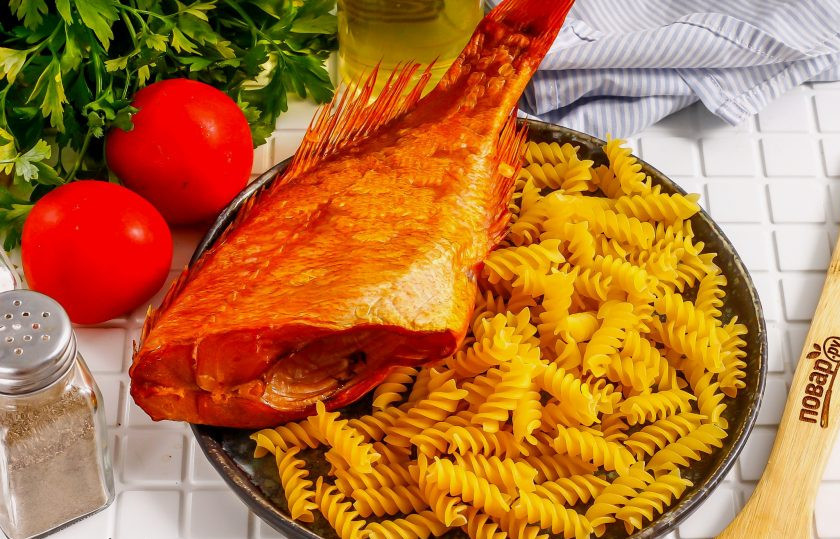 1. Этап. Паста с окунем: Подготовьте указанные ингредиенты. Пасту выбирайте по своему вкусу.